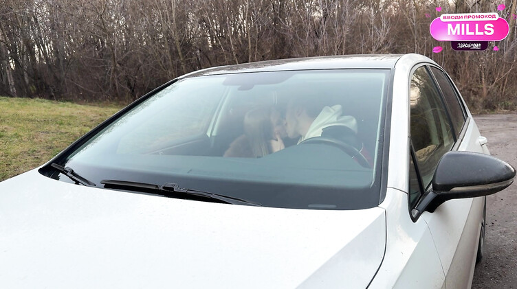 Частный детектив трахается с похотливой женой клиента за свое молчание