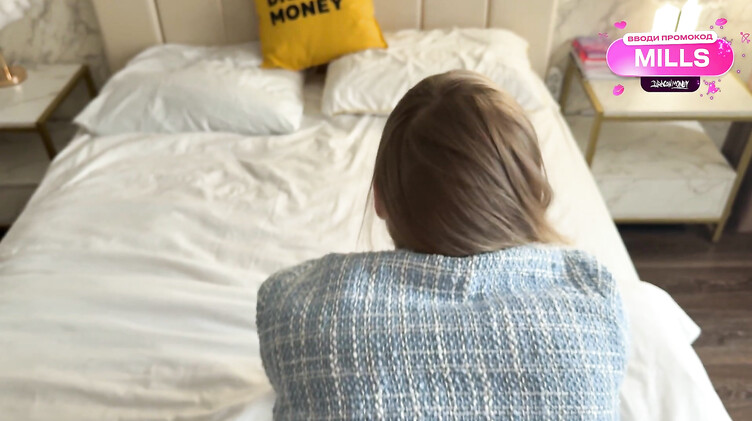 Первокурсница после загула на 1 сентября трахается дома со сводным братом