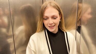 Русский парень встретил в лифте бывшую одноклассницу и спровоцировал ее измену