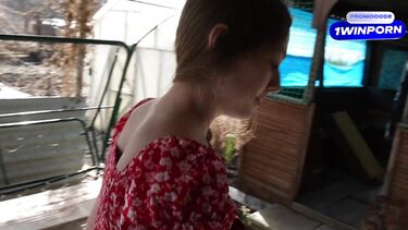 Колхозная красотка из деревни Кукушкино трахается с городским парнем