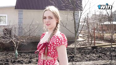 Колхозная красотка из деревни Кукушкино трахается с городским парнем