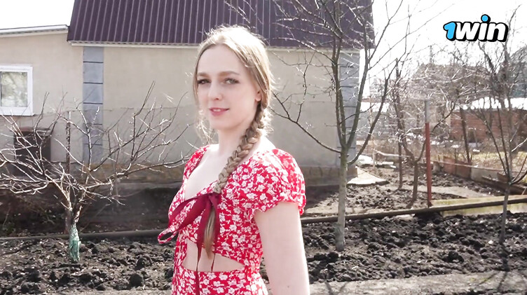 Колхозная красотка из деревни Кукушкино трахается с городским парнем