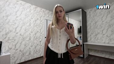 Падчерица получила разрешение устроить вечеринку после секса с отчимом