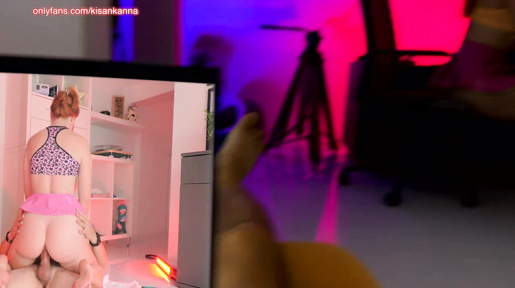 Страстный секс с рыжей русской девушкой после возбуждающей прелюдии