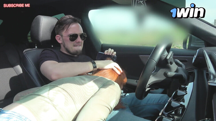 Любительский минет в машине от рыжей русской девки с классными сиськами