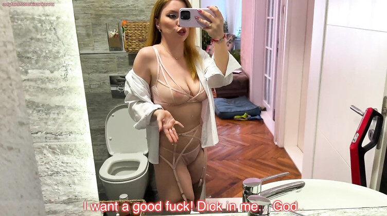 Жопастая русская жена скачет на члене мужа геймера пока тот играет на приставке