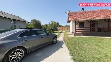 Русская пара выехала за город и занимается сексом у деревенского туалета