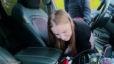 Stacy Starando: Легкомысленная русская девка публично трахается в машине с эксгибиционистом
