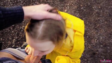 Случайная встреча с бывшей девушкой завершилась любительским минетом на улице