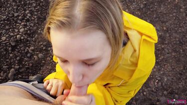 Случайная встреча с бывшей девушкой завершилась любительским минетом на улице