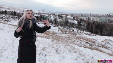 На природе: Любительский секс на природе в зимнее время с русской блондой