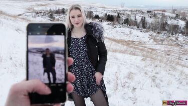 В колготках: Любительский секс на природе в зимнее время с русской блондой