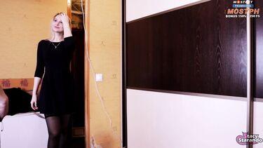 Злобный сводный брат наказал сексом загулявшую сестру в черных чулках