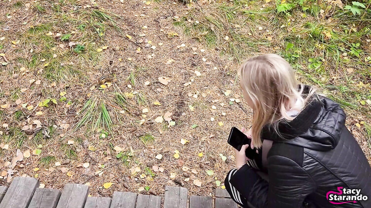 Вибратор: Сводная сестра дрочит пизду вибратором после минета в лесу своему брату