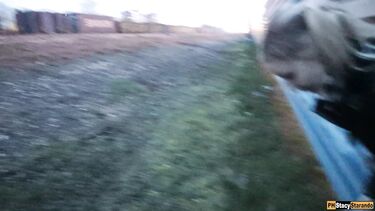 В трусиках: Парень кончил в трусики своей девушки после секса возле железной дороги