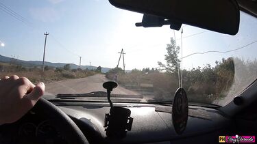 Слюнявый минет: Парень подвез симпатичную русскую школьницу домой и выебал ее в поле