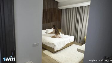 Сводный братик стукач трахнул красивую русскую сестру за свое молчание