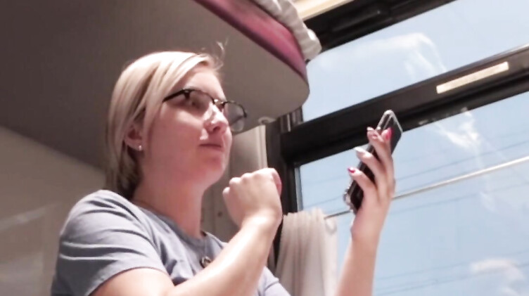 Секс видео в поезде Москва - Владивосток от русской пары