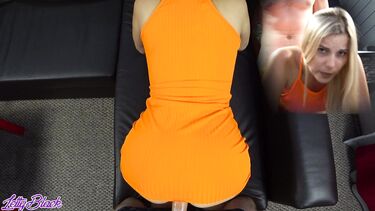 Трахнул русскую раком и кончил спермой на ее оранжевое обтягивающее платье