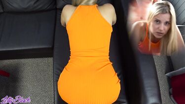 Трахнул русскую раком и кончил спермой на ее оранжевое обтягивающее платье