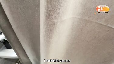 Сводная сестра застукала брата за дрочкой в ванне и предложила помощь