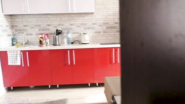 Letty Black: Младшая сестра заехала в гости и засветила сиськи в ванной - брат ее трахнул