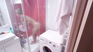 Andre Love: Трах с русской милфой в ванной и на стиралке