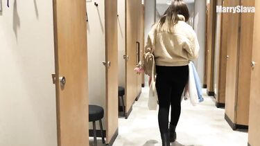 Я реально отсосала своему парню в примерочной торгового центра