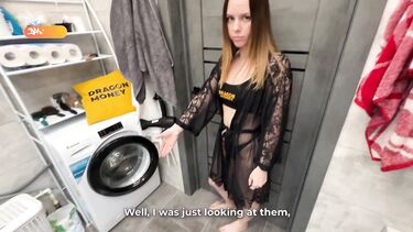 Мачеха спалила, как пасынок нюхает ее трусики в ванной