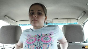 Попросила незнакомца подвезти и трахнулась с ним за проезд в машине