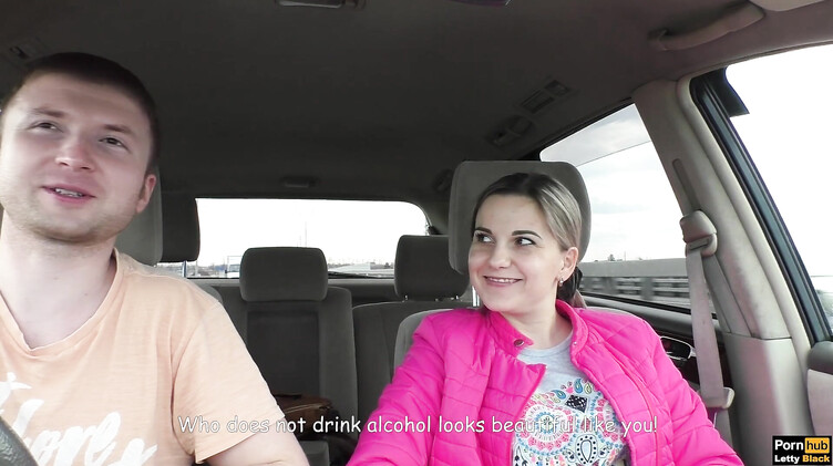 Попросила незнакомца подвезти и трахнулась с ним за проезд в машине