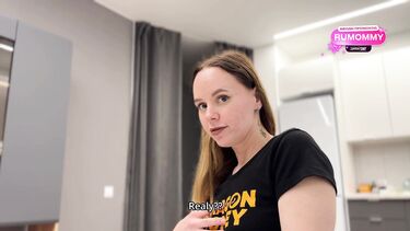 Пасынок лапает спящую мачеху во сне и палится