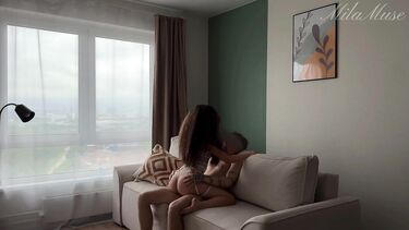 Русская брюнетка ебется с бойфрендом на глазах у своего дрочащего брата