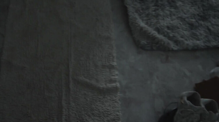 Гибкая девушка: Сосед пришел за солью, а получил дикий секс с гибкой девушкой в колготках