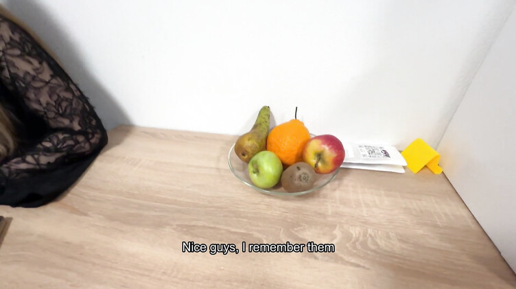 Русская мачеха позволила пасынку переночевать с ней и получила член в пизду