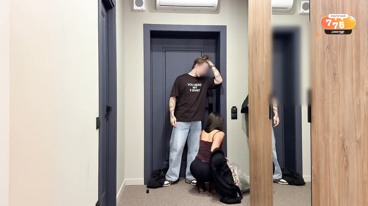 Молодая русская девка из Тиндера трахается на первом свидании