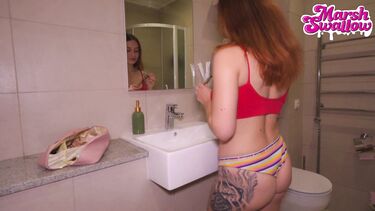 Возбужденный сводный брат трахает в ванной комнате красивую сестренку