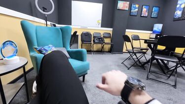 Парень заплатил $500 своей горничной за глубокий минет и анальный секс