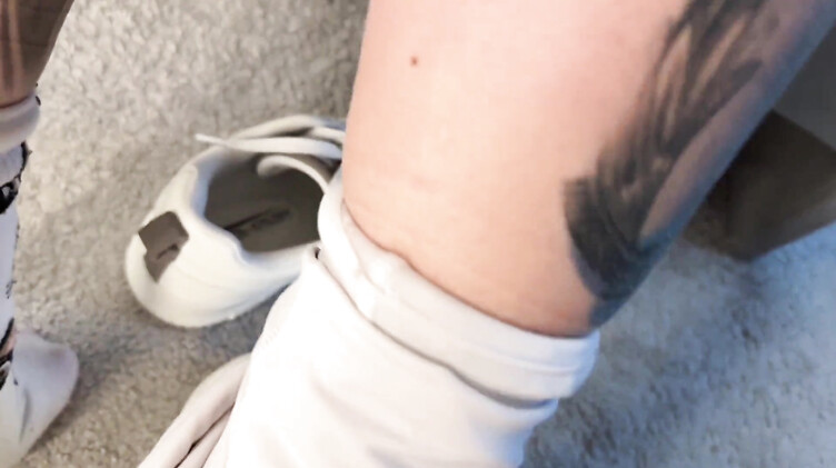 Парень заплатил $500 своей горничной за глубокий минет и анальный секс