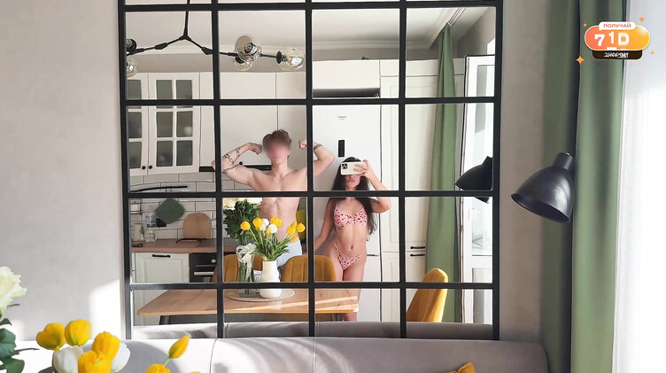 Парень кончил в киску своей девушки после любительского секса на кухне