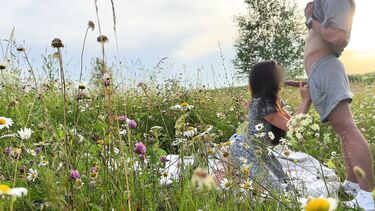 Красивый секс на природе с русской брюнеткой Милой Мусе