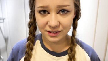 Русская молодежь познакомилась на перроне и перепихнулась в туалете поезда