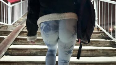 В туалете: Русская молодежь познакомилась на перроне и перепихнулась в туалете поезда