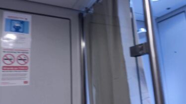 Русская молодежь познакомилась на перроне и перепихнулась в туалете поезда