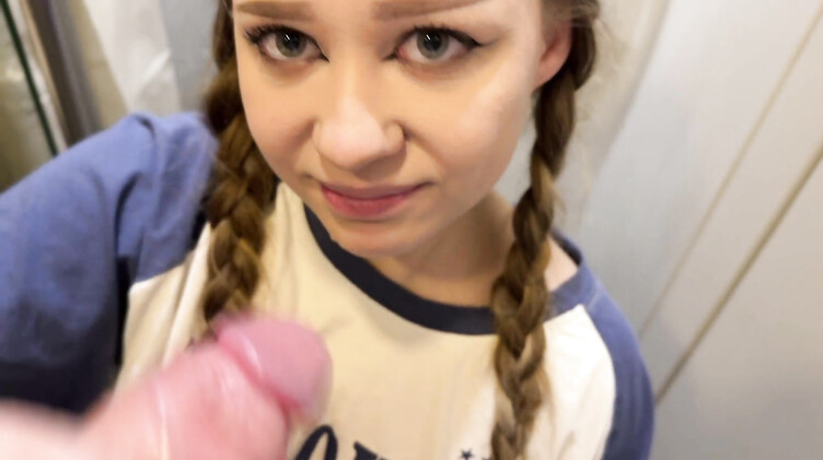 Русская молодежь познакомилась на перроне и перепихнулась в туалете поезда