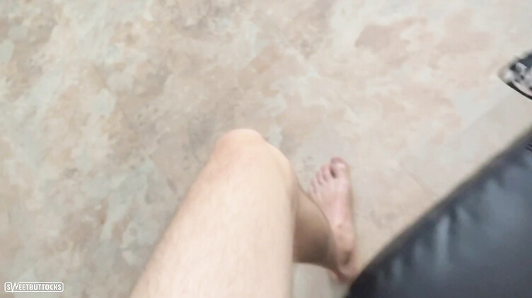 Пасынок трахнул в жопу возбужденную молодую мачеху пока отца нет дома