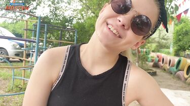 Отсосала русскому пикаперу и проглотила его сперму на заброшке