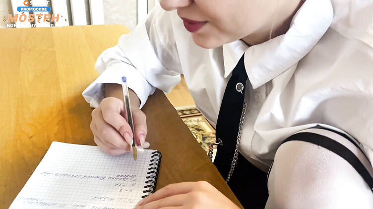 Русская студентка скачет на члене репетитора до вагинального кремпая