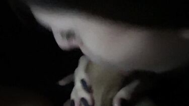 Русская сосет член в кинотеатре на сеансе и получает сперму в рот