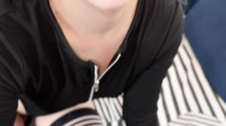 Русские брат и сестра учатся пользоваться презервативами